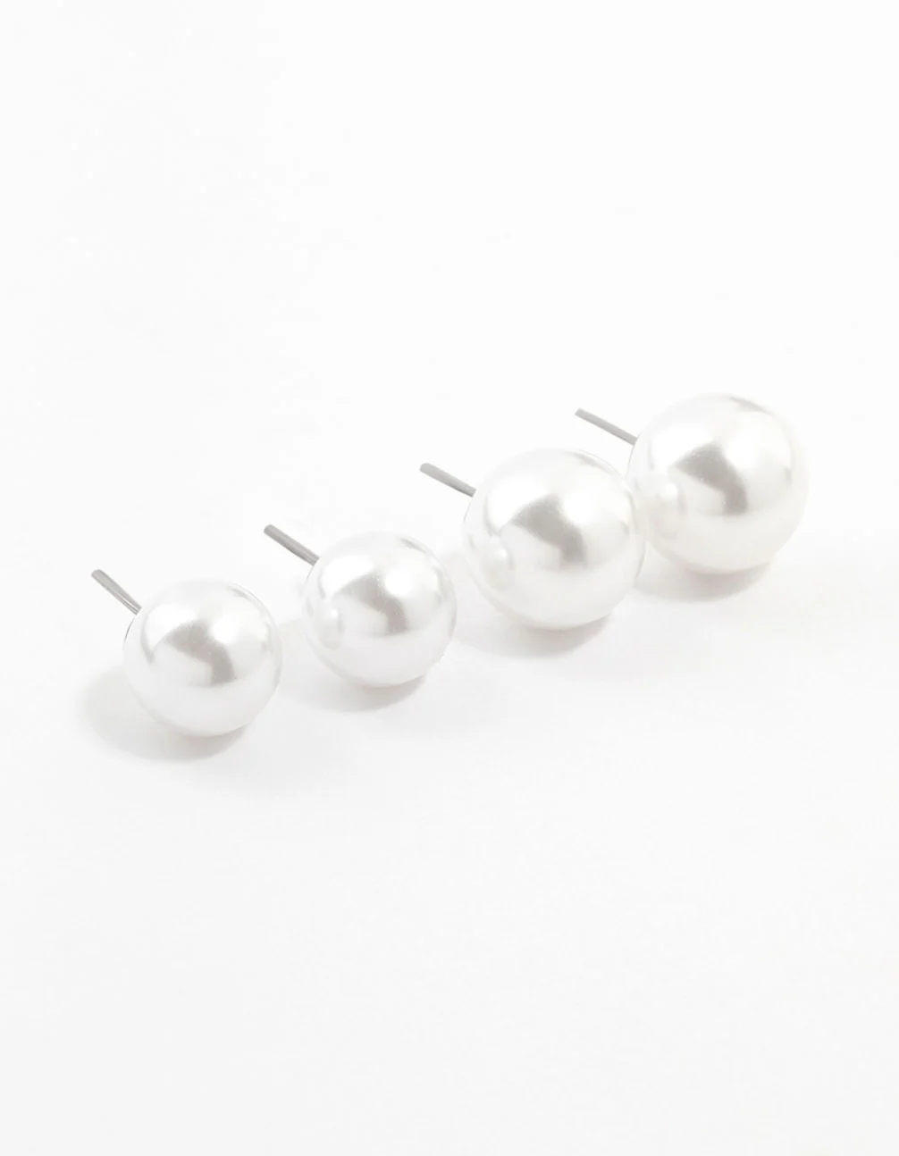 1021-pearl-stud-earrings-2-pack-1.webp Pearl Stud Earrings 2-Pack