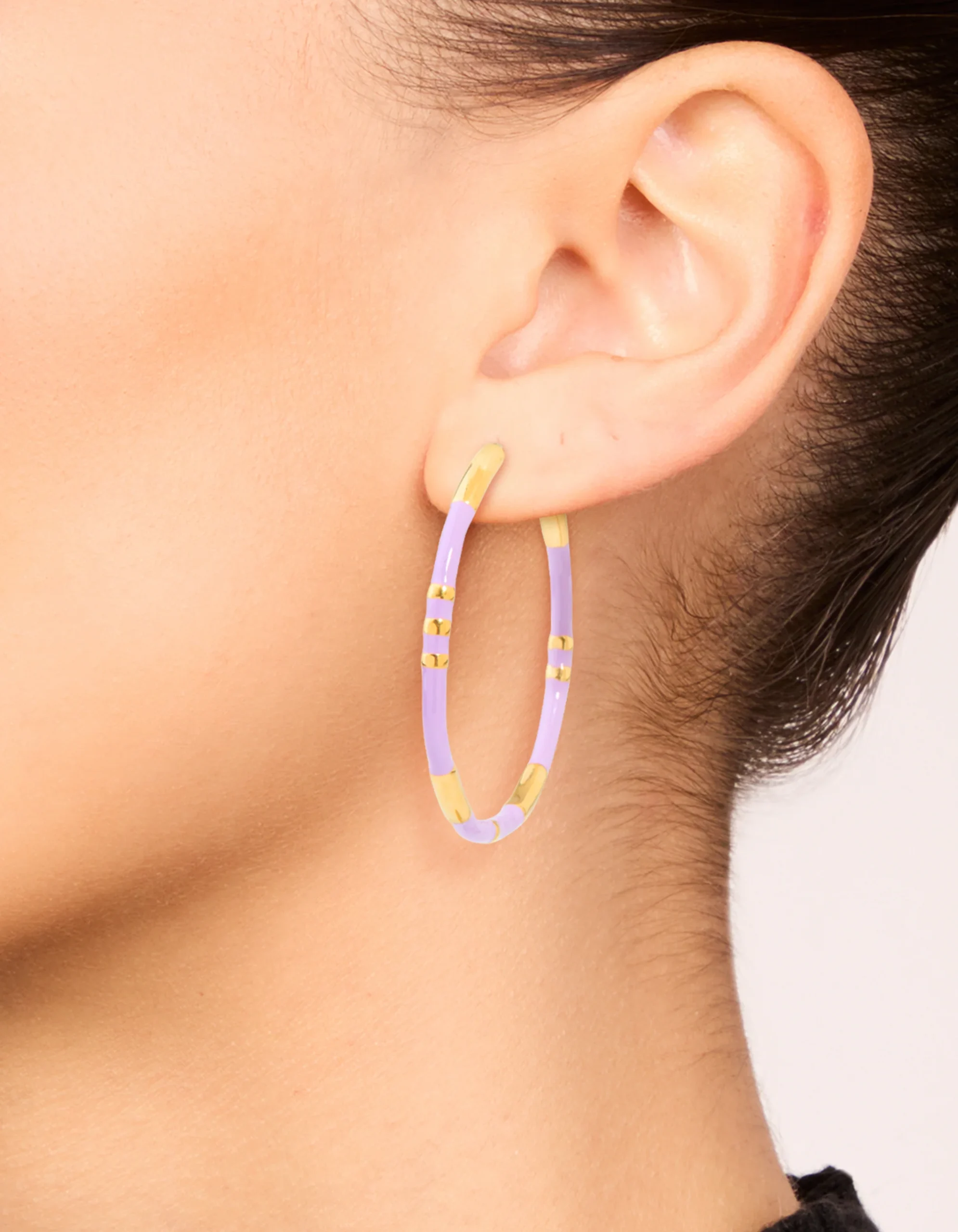 1163-waterproof-gold-plated-stainless-steel-lilac-enamel-hoop-earrings-6.webp Waterproof Gold Plated Stainless Steel Lilac Enamel Hoop Earrings