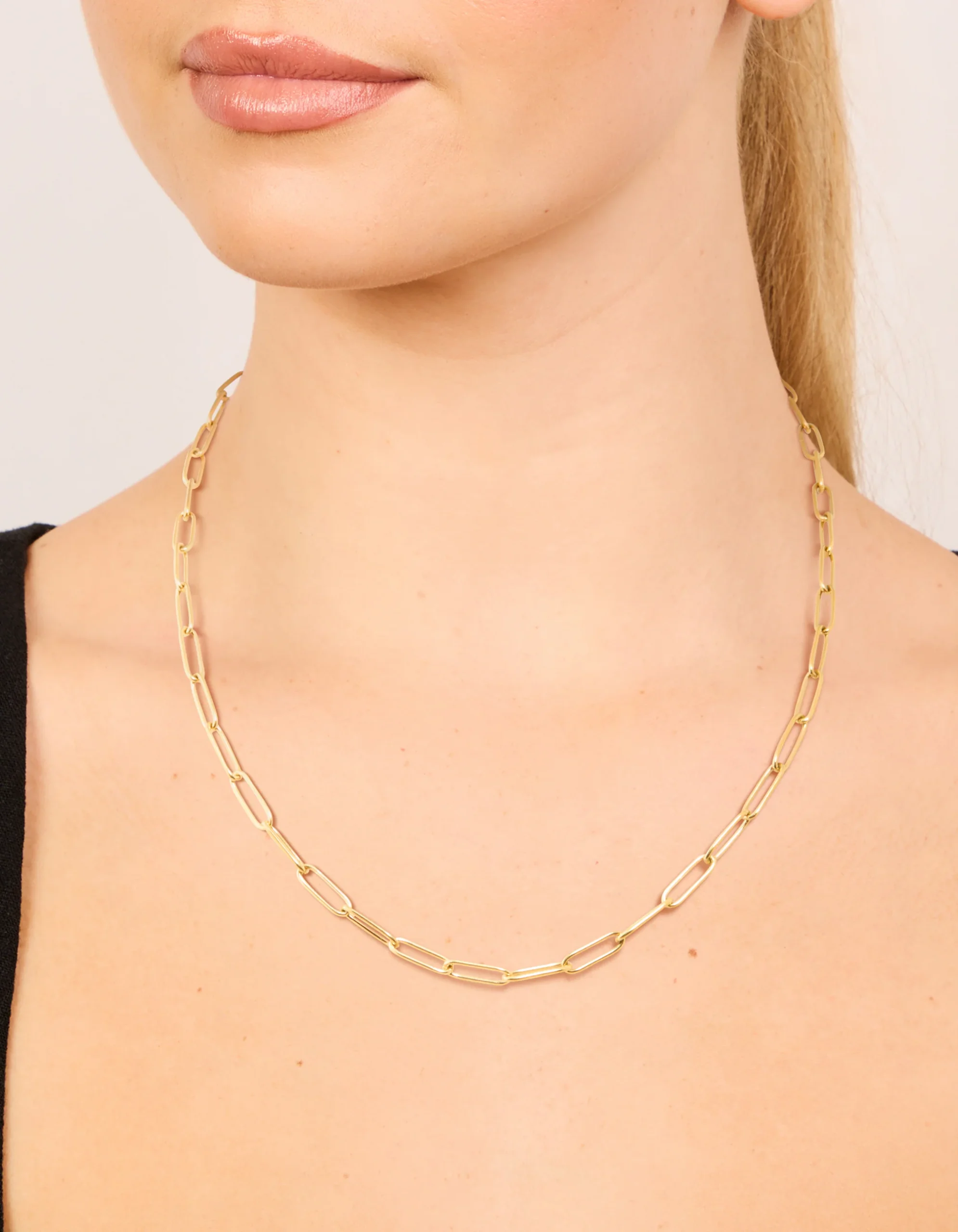 1169-waterproof-gold-plated-stainless-steel-open-oval-link-necklace-2.webp Waterproof Gold Plated Stainless Steel Open Oval Link Necklace