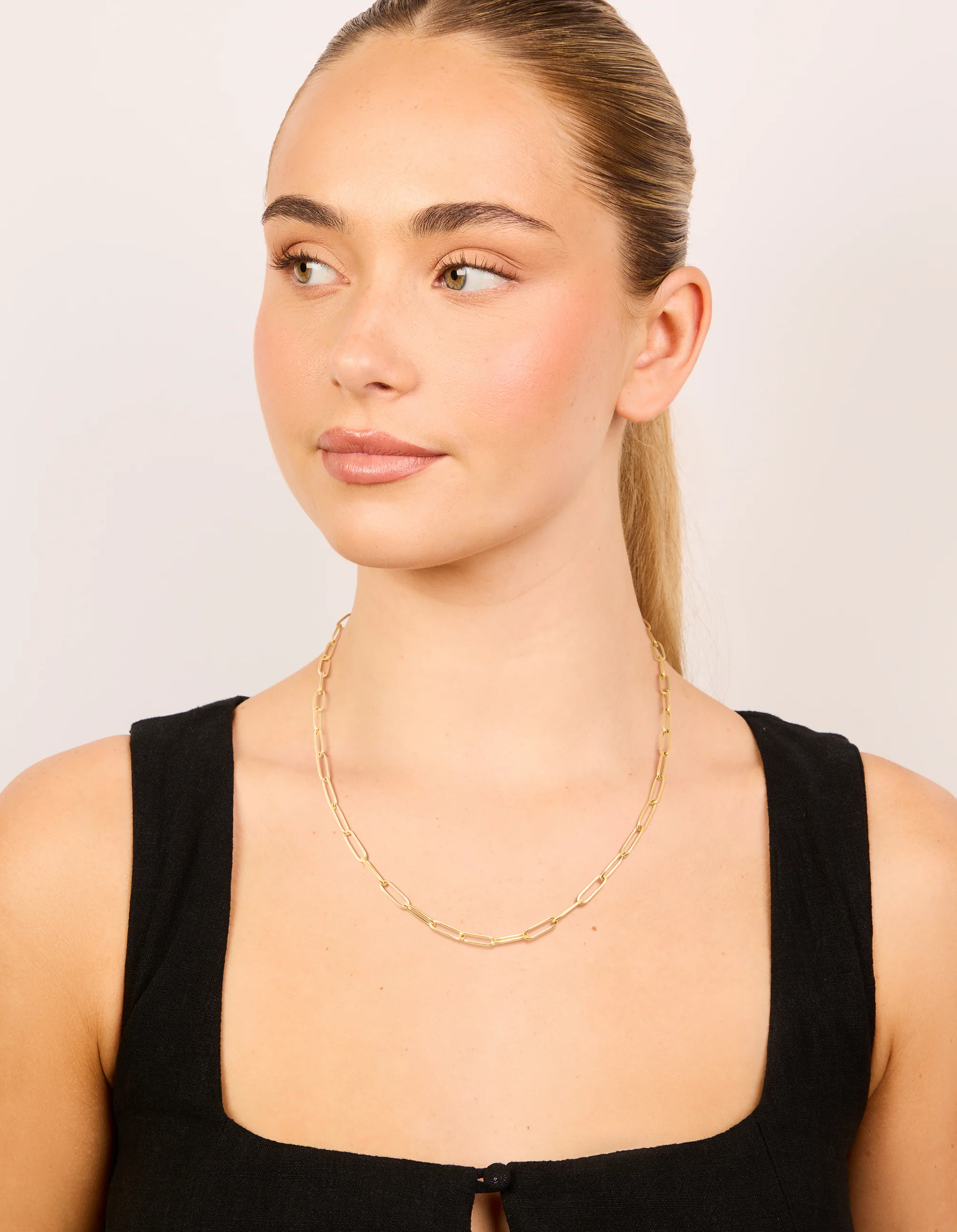 1169-waterproof-gold-plated-stainless-steel-open-oval-link-necklace-3.webp Waterproof Gold Plated Stainless Steel Open Oval Link Necklace