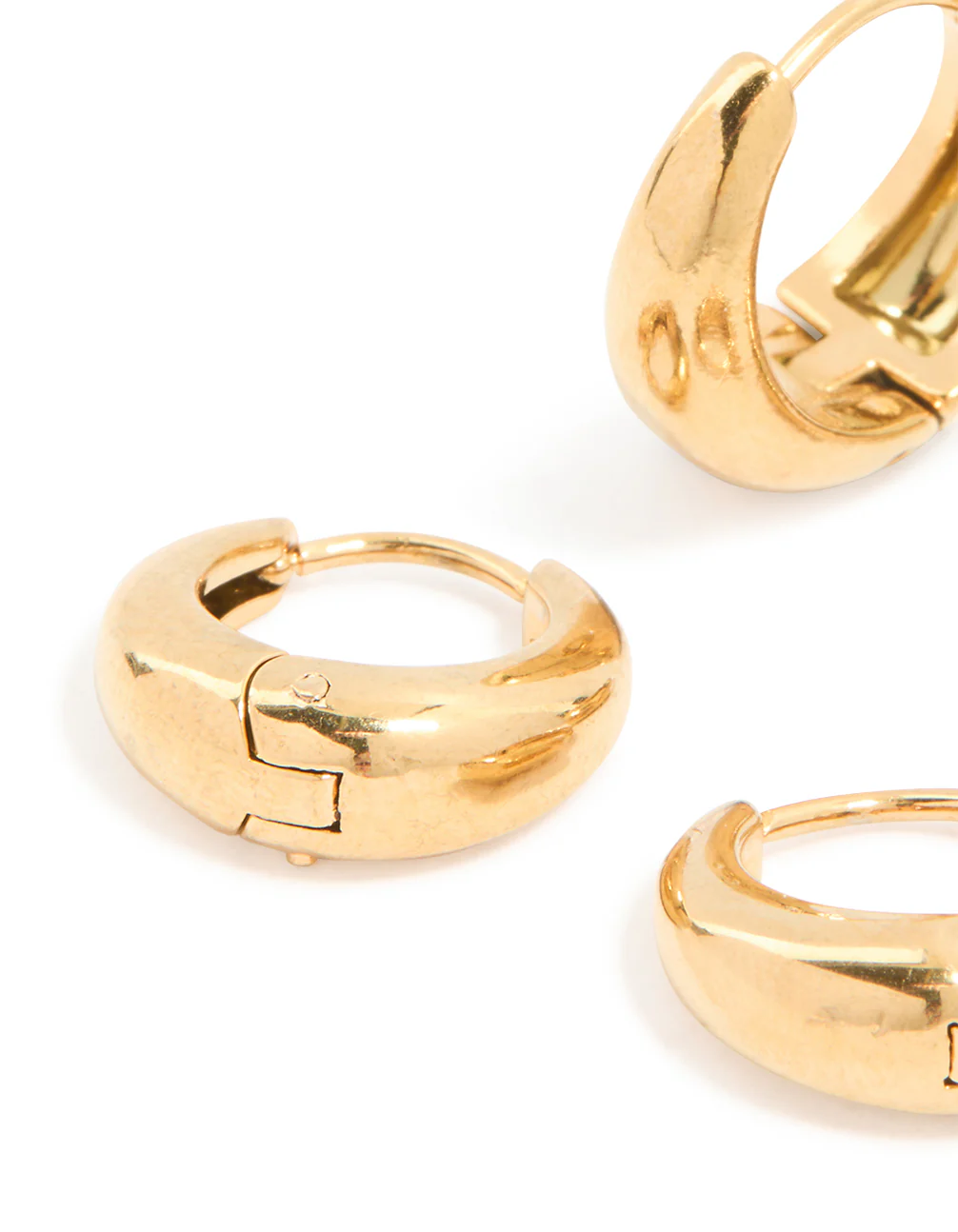 1185-waterproof-gold-plated-stainless-steel-thick-oval-huggie-earrings-2-pack-4.webp Waterproof Gold Plated Stainless Steel Thick Oval Huggie Earrings 2-Pack