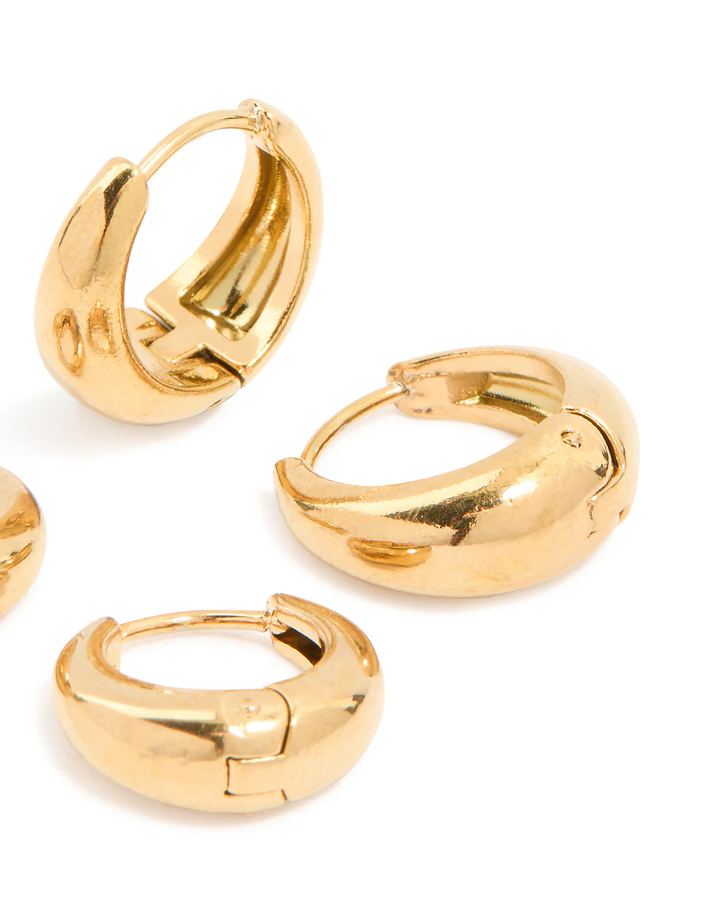 1185-waterproof-gold-plated-stainless-steel-thick-oval-huggie-earrings-2-pack-5.webp Waterproof Gold Plated Stainless Steel Thick Oval Huggie Earrings 2-Pack