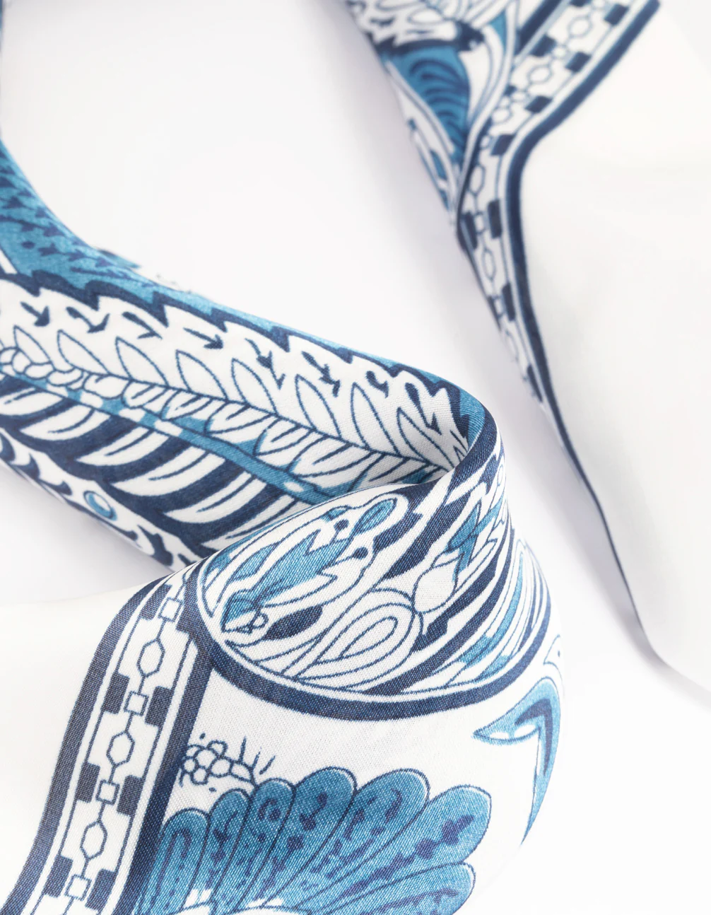 1364-blue-floral-paisley-print-bandana-hair-scarf-3.webp Blue Floral Paisley Print Bandana Hair Scarf