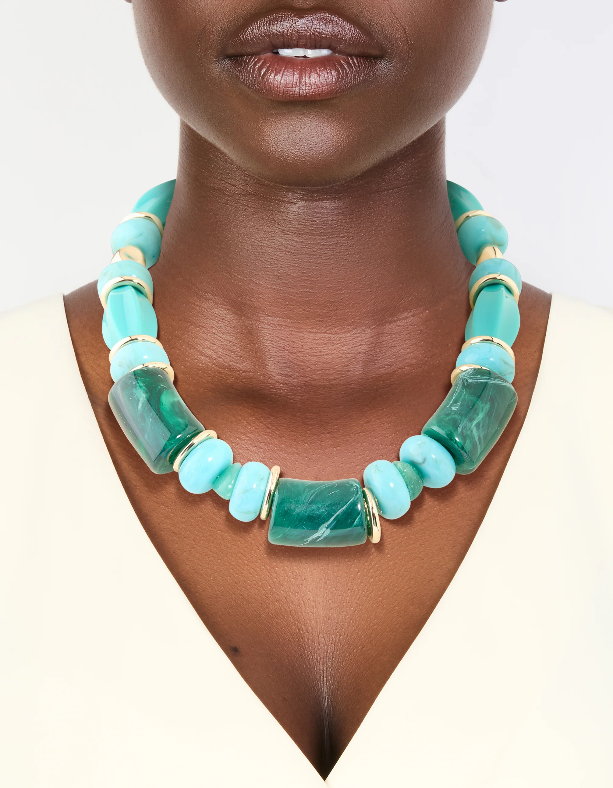 1431-aqua-turquoise-acrylic-beaded-square-round-chunky-necklace-2.webp Aqua & Turquoise Acrylic Beaded Square & Round Chunky Necklace
