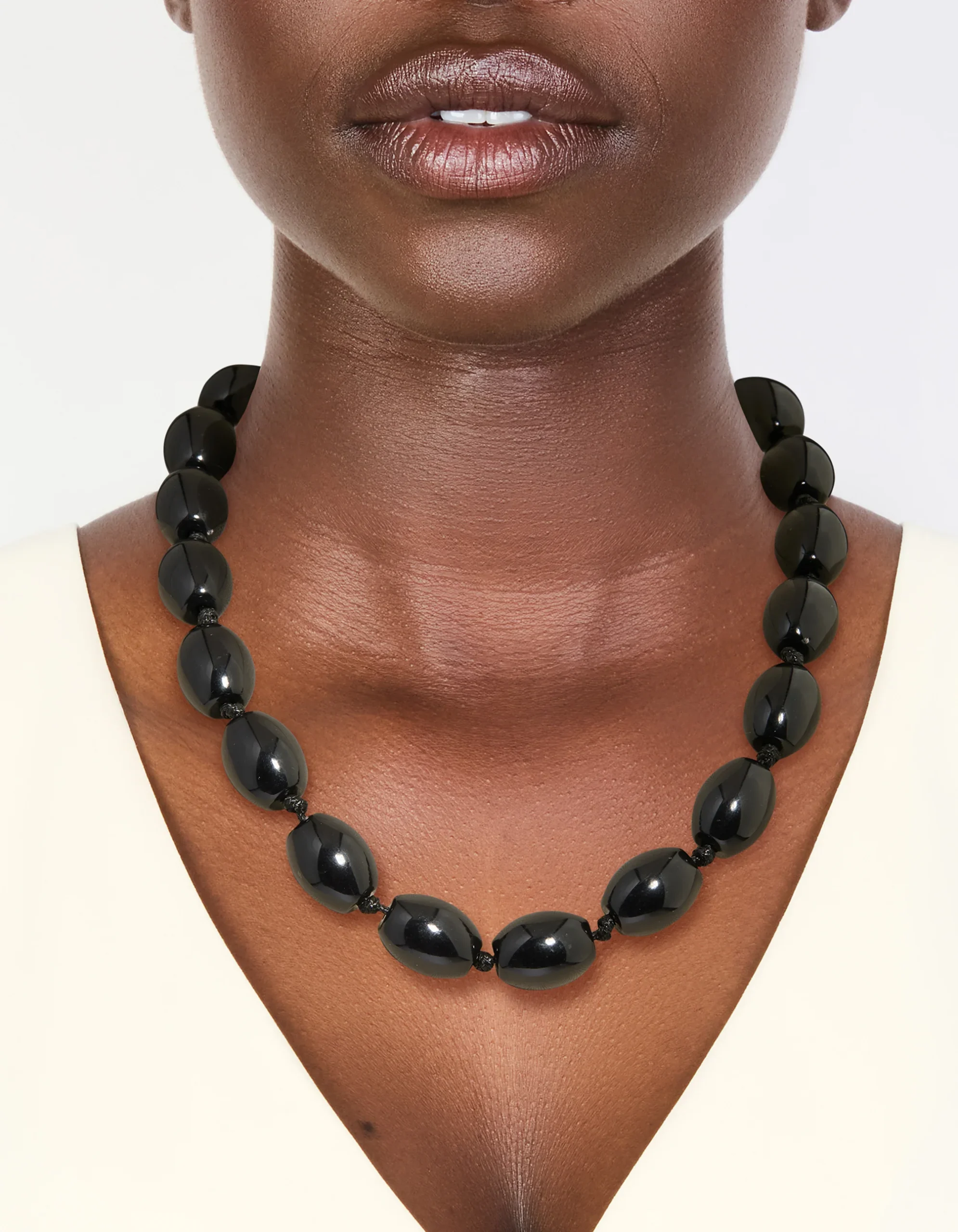 1433-black-acrylic-beaded-necklace-1.webp Black Acrylic Beaded Necklace