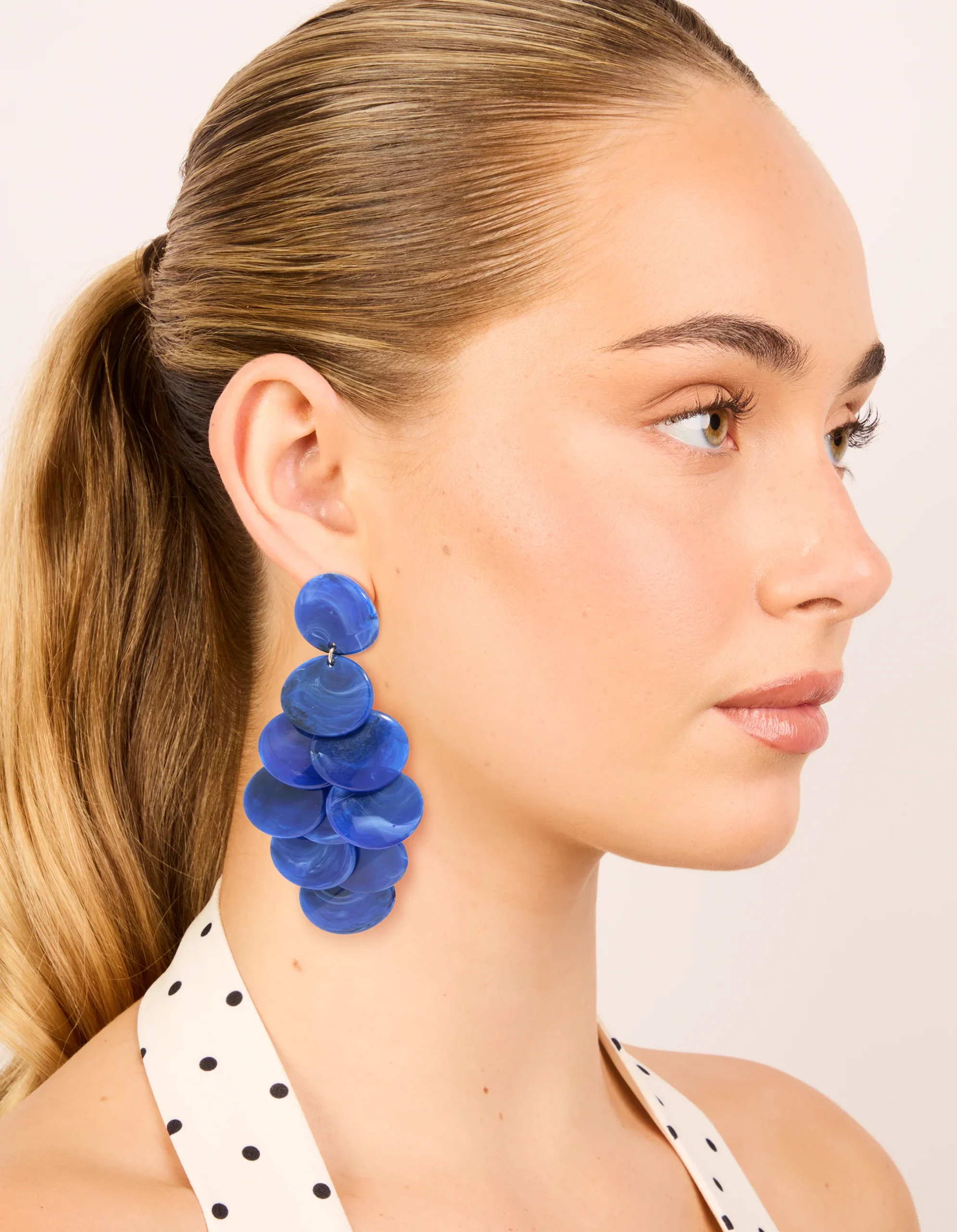 1435-dark-blue-acrylic-circles-waterfall-drop-earrings-3.webp Dark Blue Acrylic Circles Waterfall Drop Earrings