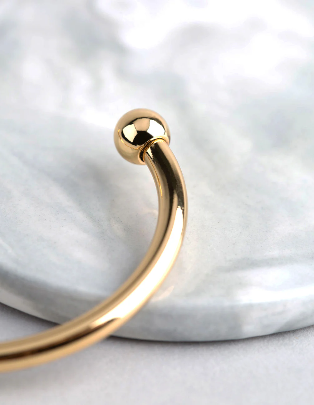 1504-18ct-gold-plated-brass-ball-end-cuff-bracelet-3.webp 18ct Gold Plated Brass Ball End Cuff Bracelet