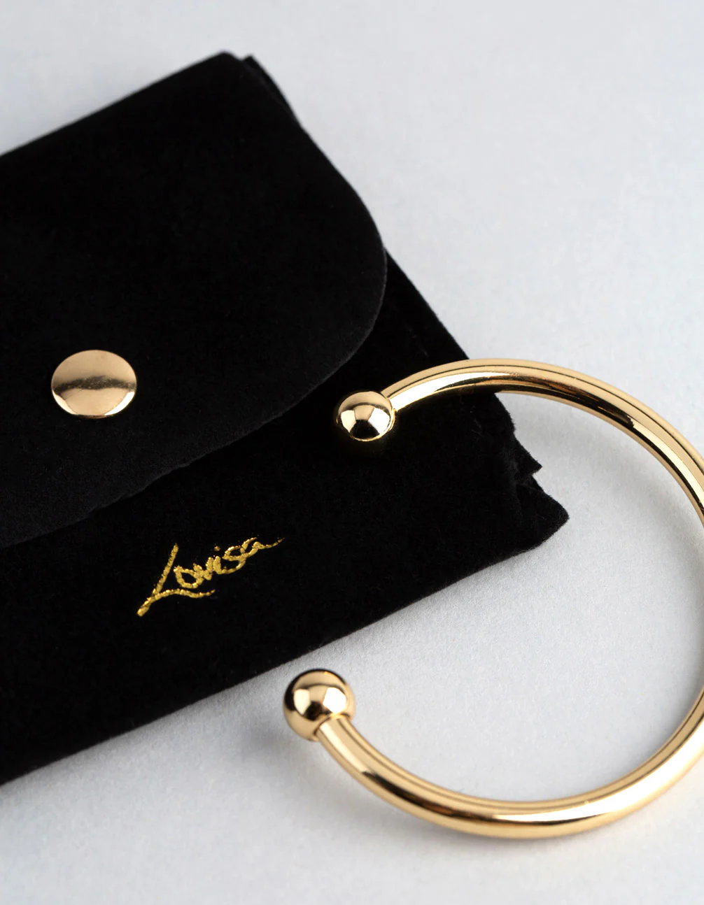 1504-18ct-gold-plated-brass-ball-end-cuff-bracelet-4.webp 18ct Gold Plated Brass Ball End Cuff Bracelet