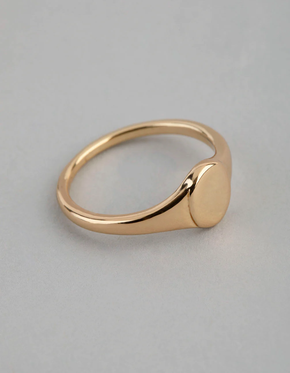 1527-18ct-gold-plated-brass-oval-signet-pinky-ring-1.webp 18ct Gold Plated Brass Oval Signet Pinky Ring