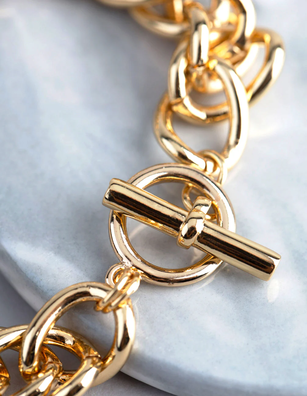 1533-18ct-gold-plated-brass-statement-chain-link-t-o-bracelet-2.webp 18ct Gold Plated Brass Statement Chain Link T&O Bracelet