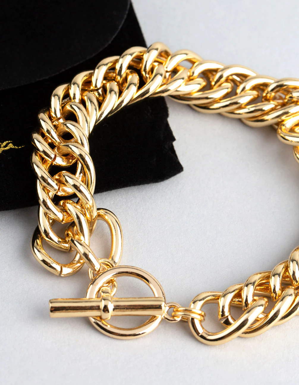 1533-18ct-gold-plated-brass-statement-chain-link-t-o-bracelet-4.webp 18ct Gold Plated Brass Statement Chain Link T&O Bracelet