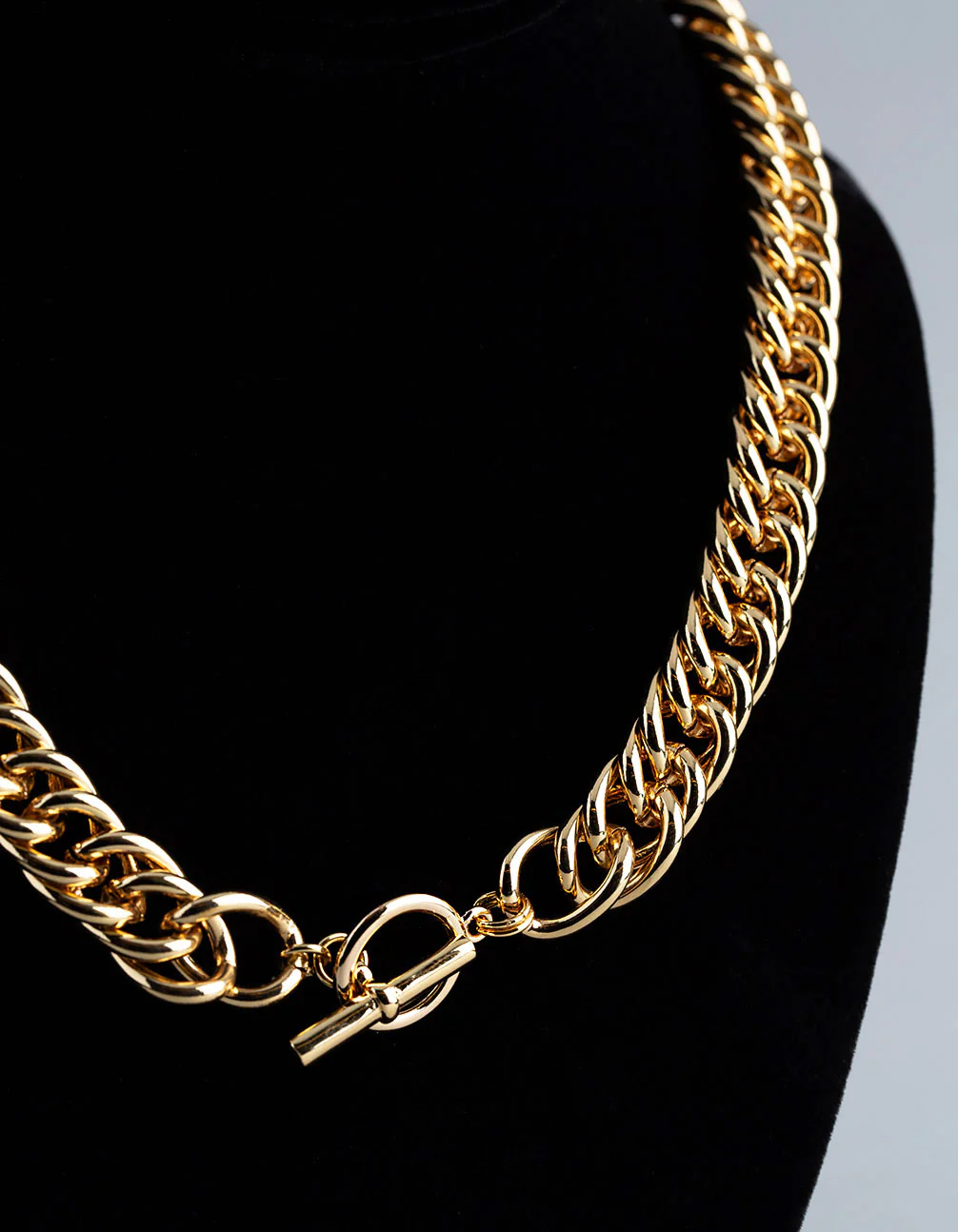 1534-18ct-gold-plated-brass-statement-chain-link-t-o-necklace-1.webp 18ct Gold Plated Brass Statement Chain Link T&O Necklace