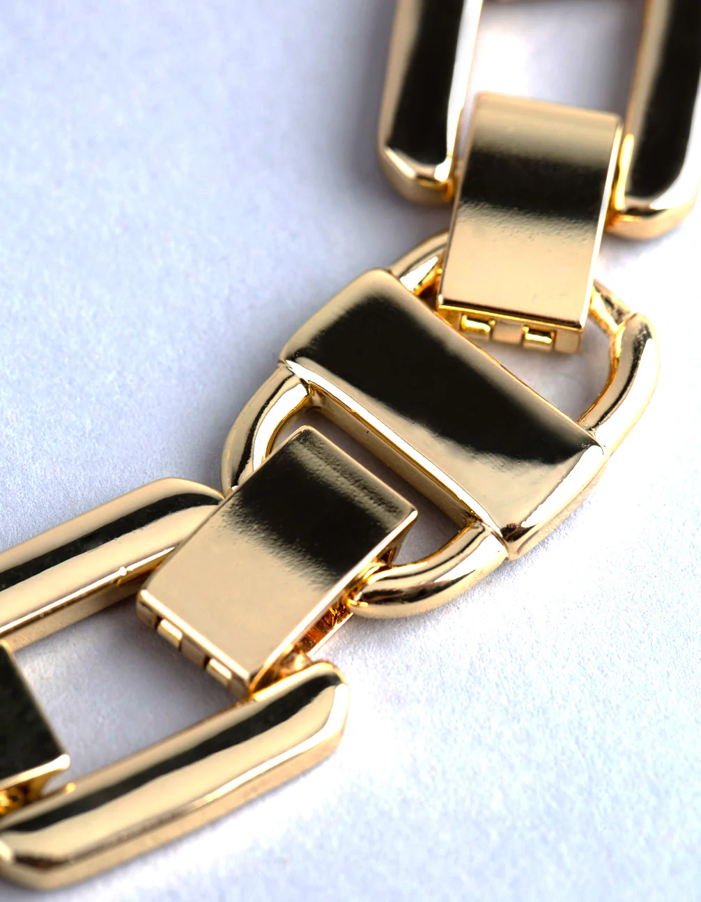 1538-18ct-gold-plated-brass-statement-square-chain-link-collar-necklace-3.webp 18ct Gold Plated Brass Statement Square Chain Link Collar Necklace