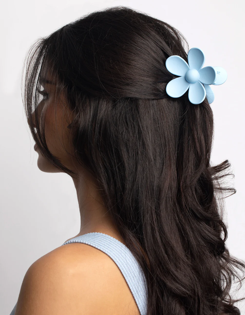 1589-90s-blue-daisy-flower-claw-clip-2.webp 90s Blue Daisy Flower Claw Clip