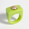 1592-90s-green-gold-plastic-ring-4.webp 90s Green & Gold Plastic Ring