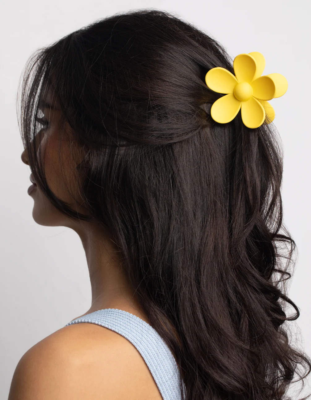 1603-90s-yellow-daisy-flower-claw-clip-2.webp 90s Yellow Daisy Flower Claw Clip