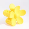 1603-90s-yellow-daisy-flower-claw-clip-3.webp 90s Yellow Daisy Flower Claw Clip