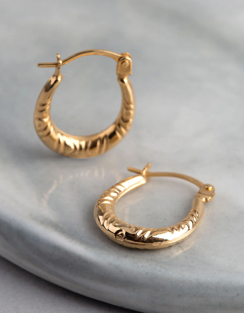 1616-9ct-gold-diamond-cut-creole-hoop-earrings-1.webp 9ct Gold Diamond Cut Creole Hoop Earrings