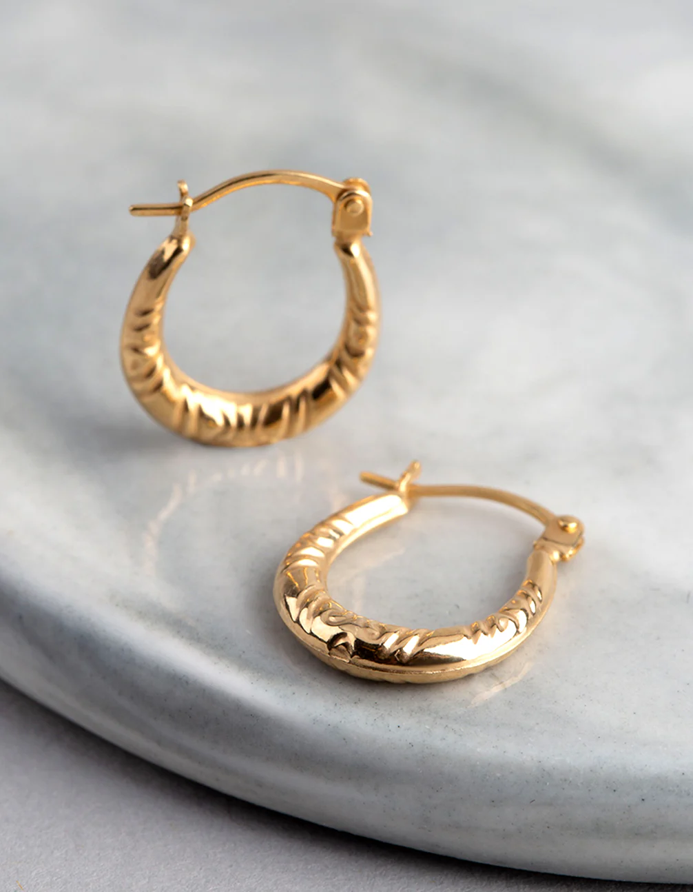 1616-9ct-gold-diamond-cut-creole-hoop-earrings-2.webp 9ct Gold Diamond Cut Creole Hoop Earrings