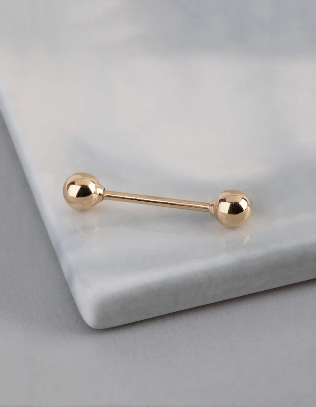 1630-9ct-gold-polished-ball-belly-ring-1.webp 9ct Gold Polished Ball Belly Ring