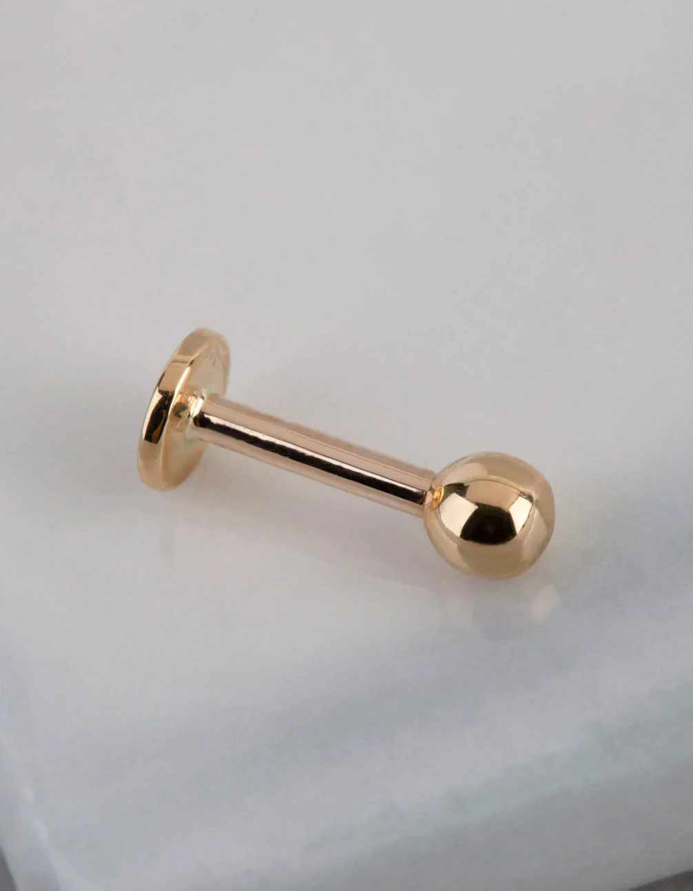 1631-9ct-gold-polished-ball-flat-back-1.webp 9ct Gold Polished Ball Flat Back