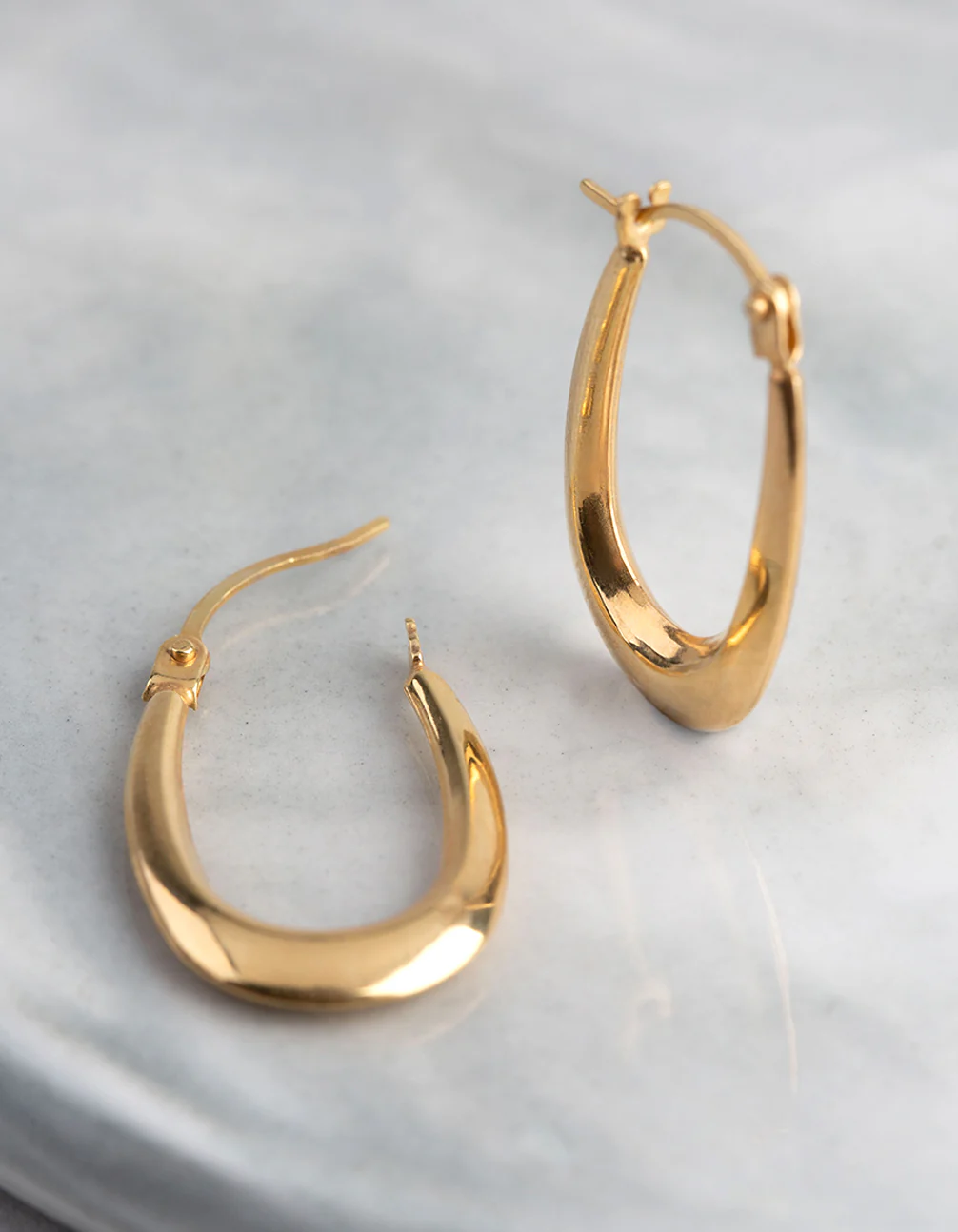 1633-9ct-gold-polished-oval-creole-hoop-earrings-2.webp 9ct Gold Polished Oval Creole Hoop Earrings