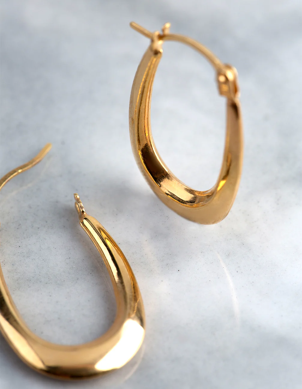 1633-9ct-gold-polished-oval-creole-hoop-earrings-3.webp 9ct Gold Polished Oval Creole Hoop Earrings