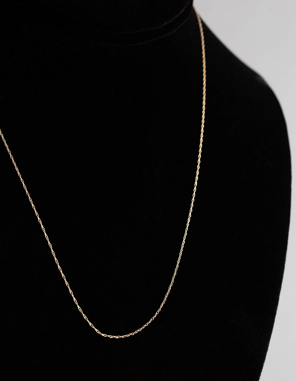 1634-9ct-gold-prince-of-wales-chain-necklace-1.webp 9ct Gold Prince of Wales Chain Necklace