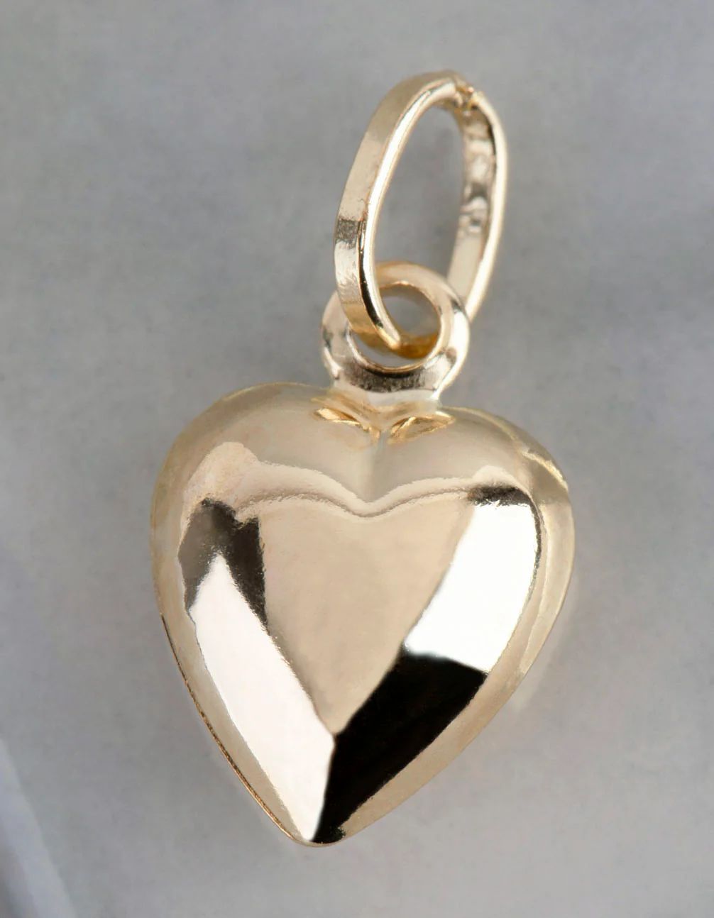 1635-9ct-gold-puffed-heart-pendant-charm-1.webp 9ct Gold Puffed Heart Pendant Charm