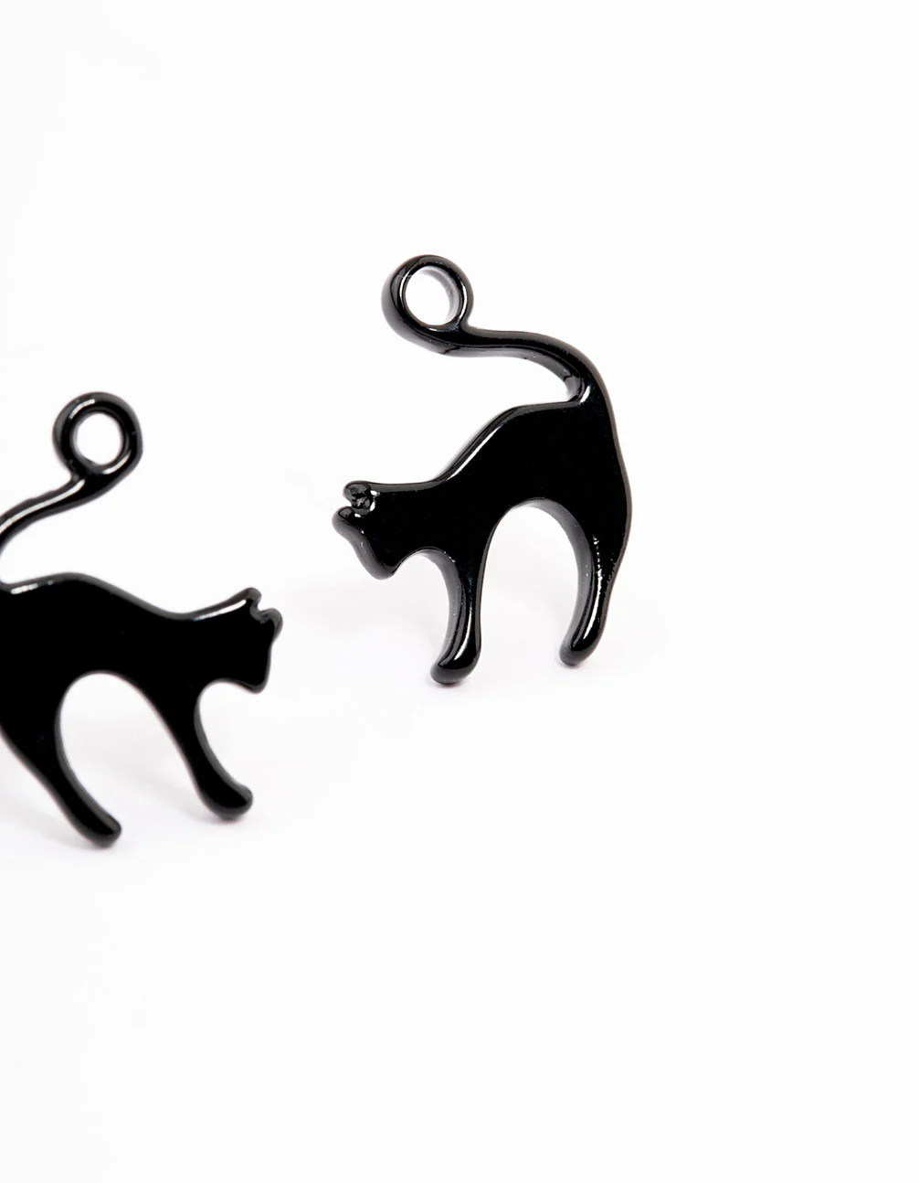 1648-acrylic-black-cat-stud-earrings-3.webp Acrylic Black Cat Stud Earrings