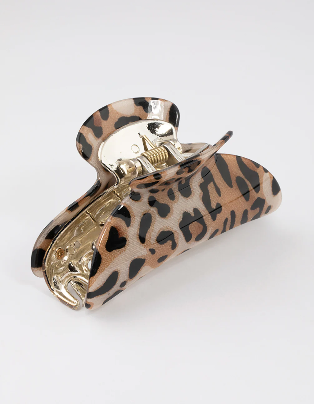 1655-acrylic-brown-leopard-print-arched-claw-clip-2.webp Acrylic Brown Leopard Print Arched Claw Clip