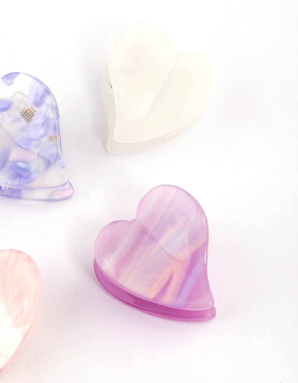 1718-acrylic-mini-hearts-claw-clip-4-pack-3.webp Acrylic Mini Hearts Claw Clip 4-Pack