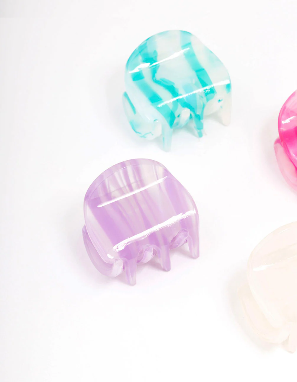 1722-acrylic-mixed-moon-pendant-dome-claw-clip-4-pack-2.webp Acrylic Mixed Moon Pendant Dome Claw Clip 4-Pack