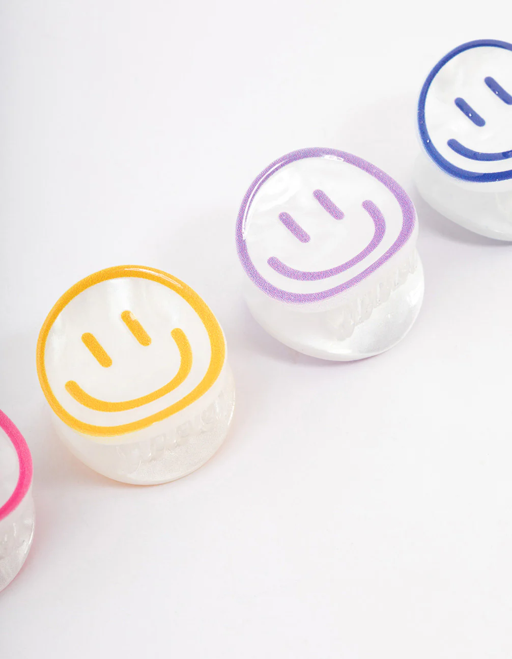 1761-acrylic-smiley-claw-clips-4-pack-2.webp Acrylic Smiley Claw Clips 4-Pack