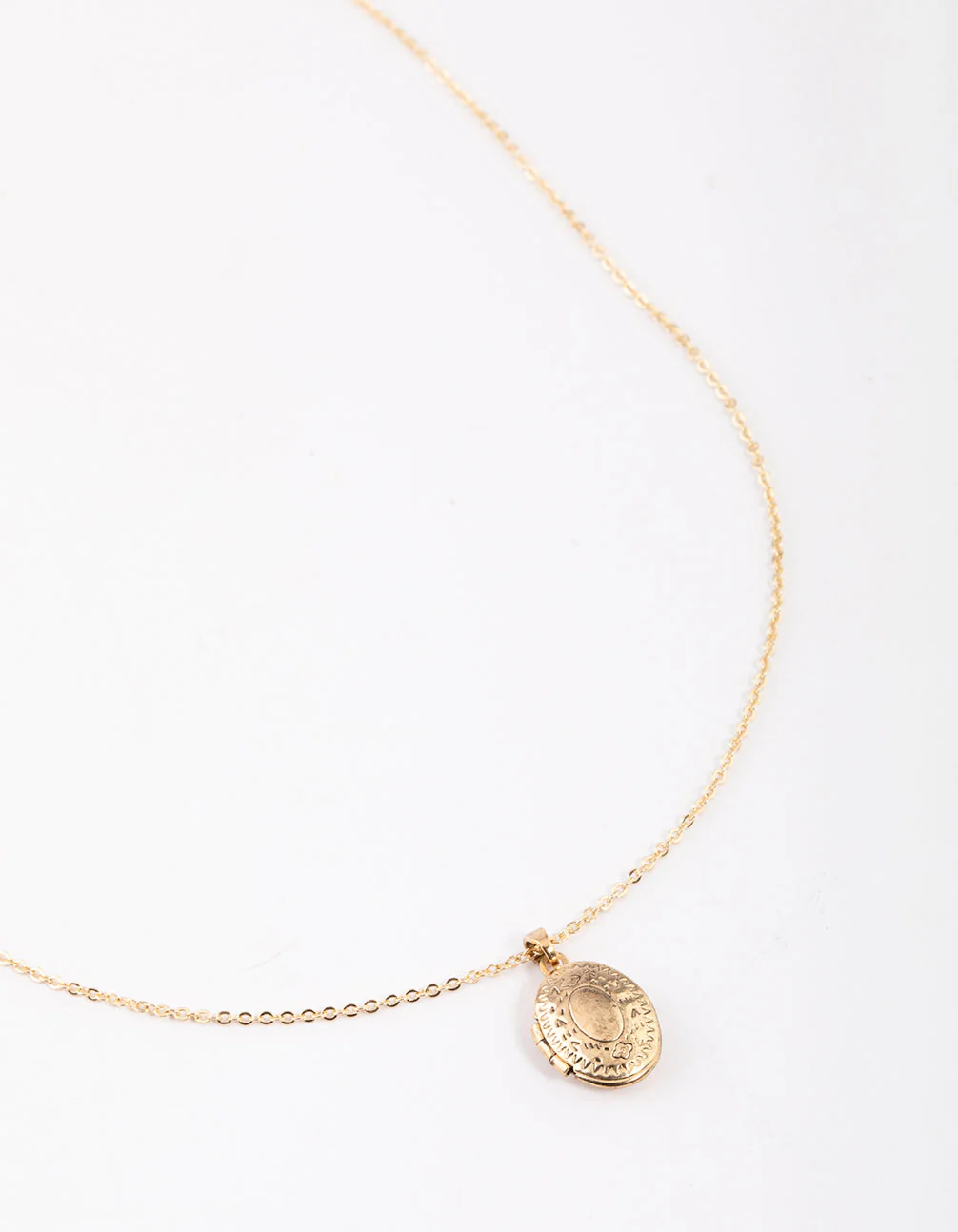 1823-antique-gold-etched-locket-pendant-necklace-1.webp Antique Gold Etched Locket Pendant Necklace