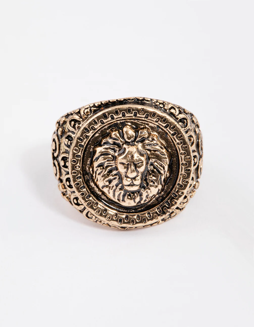 1836-antique-gold-lion-signet-ring-3.webp Antique Gold Lion Signet Ring