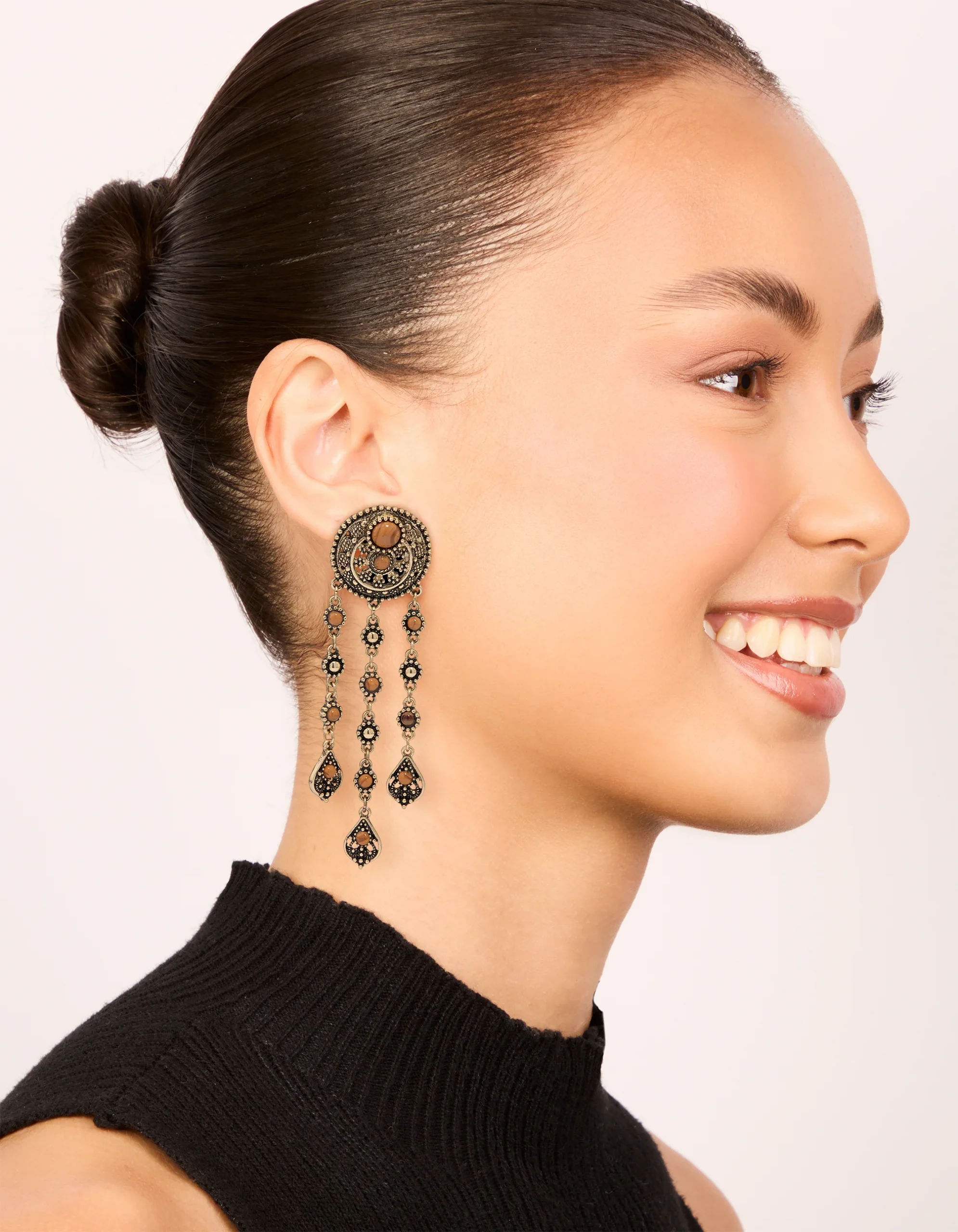 1853-antique-gold-orange-circle-drop-earrings-3.webp Antique Gold Orange Circle Drop Earrings