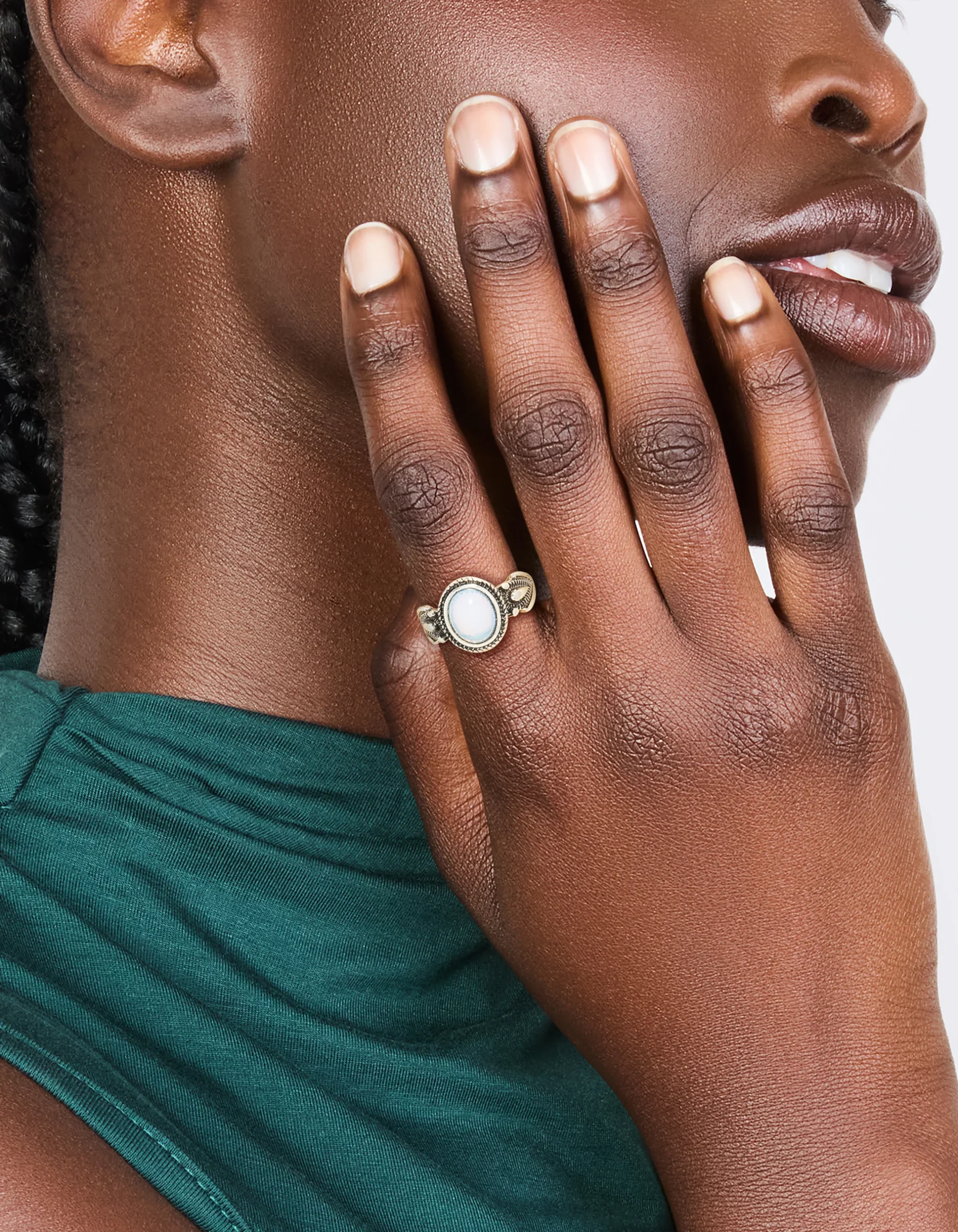 1962-antique-silver-oval-moonstone-ring-1.webp Antique Silver Oval Moonstone Ring