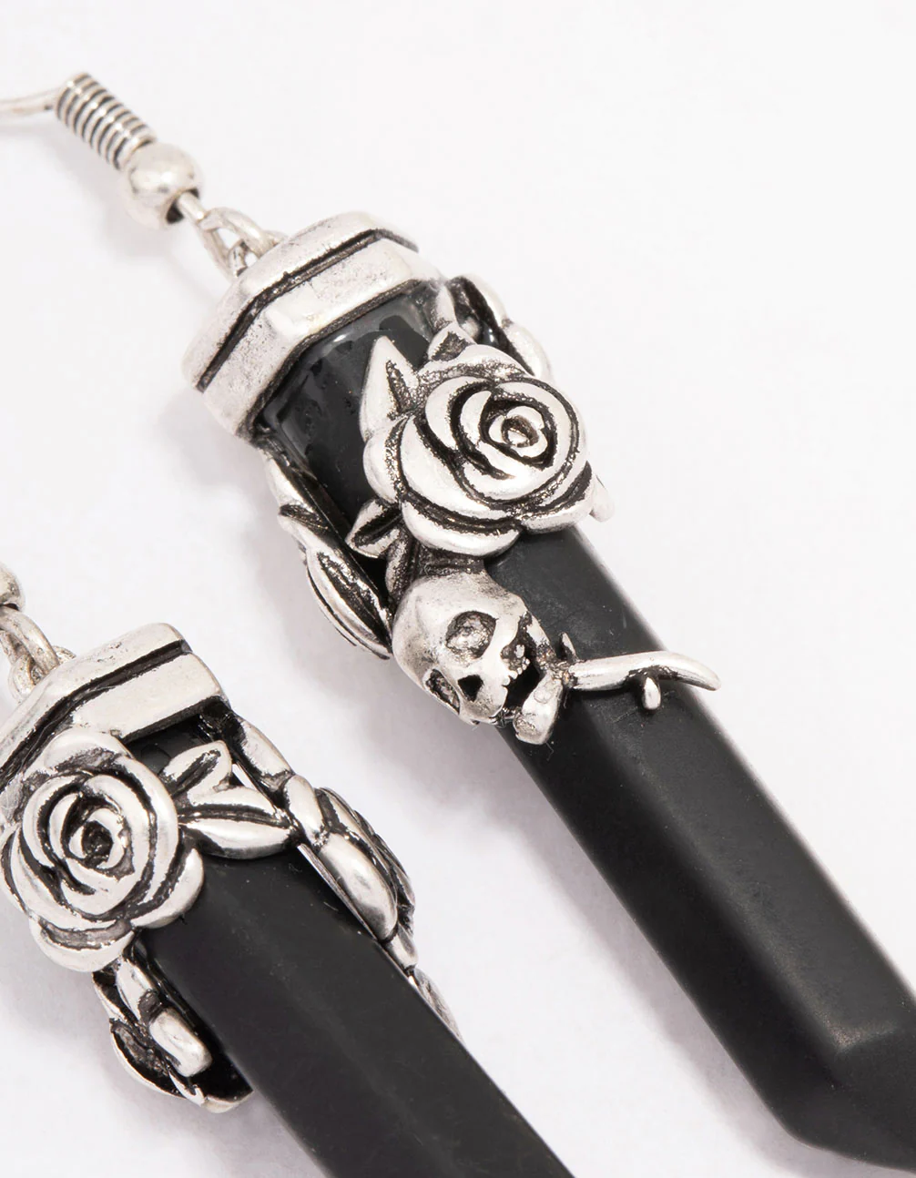 1978-antique-silver-skull-black-stone-drop-earrings-2.webp Antique Silver Skull & Black Stone Drop Earrings
