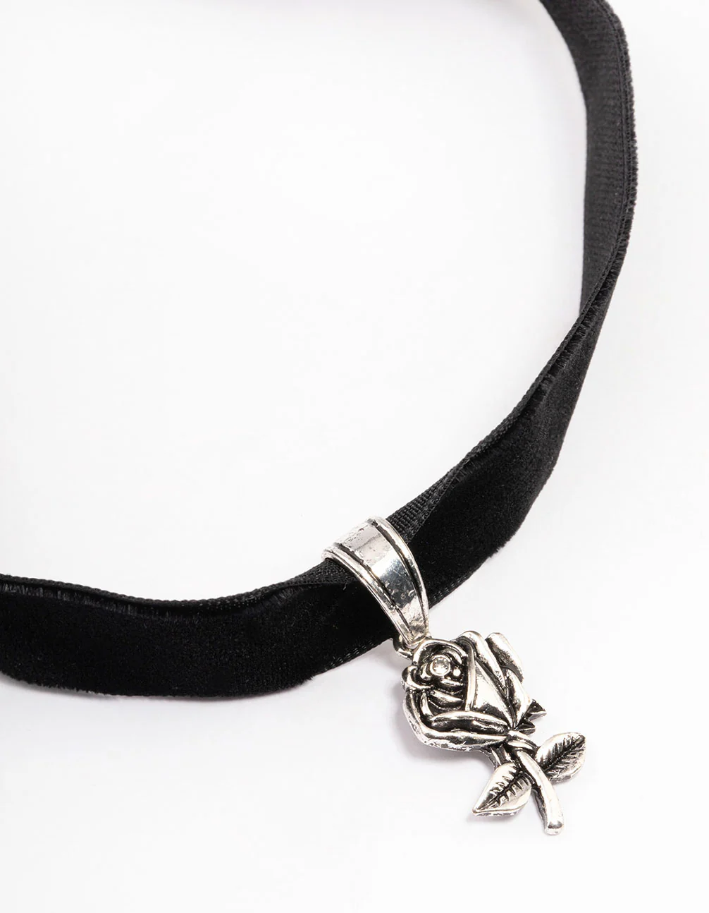2012-antique-silver-wide-velvet-pendant-choker-1.webp Antique Silver Wide Velvet Pendant Choker
