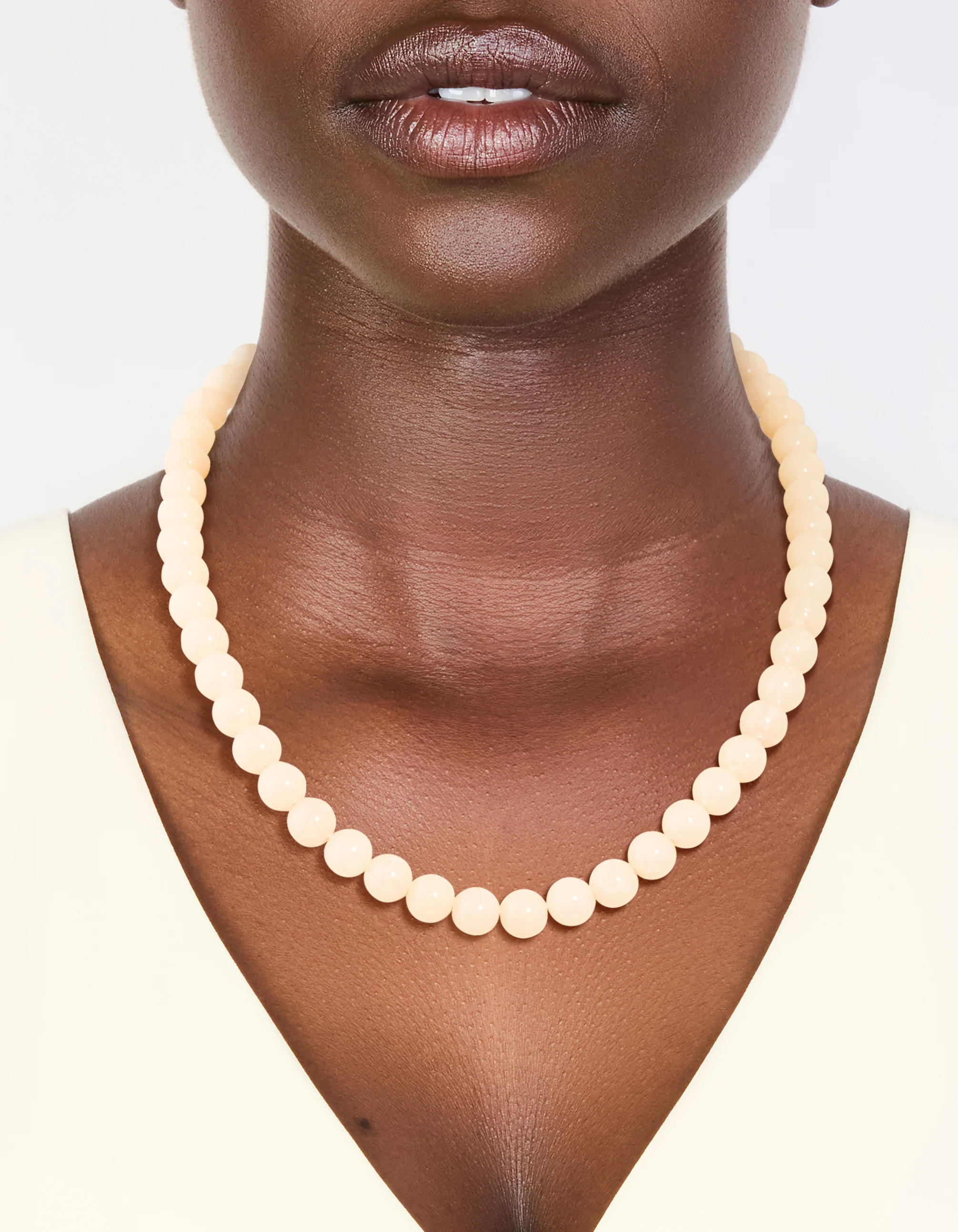 2026-baby-pink-acrylic-beaded-necklace-2.webp Baby Pink Acrylic Beaded Necklace
