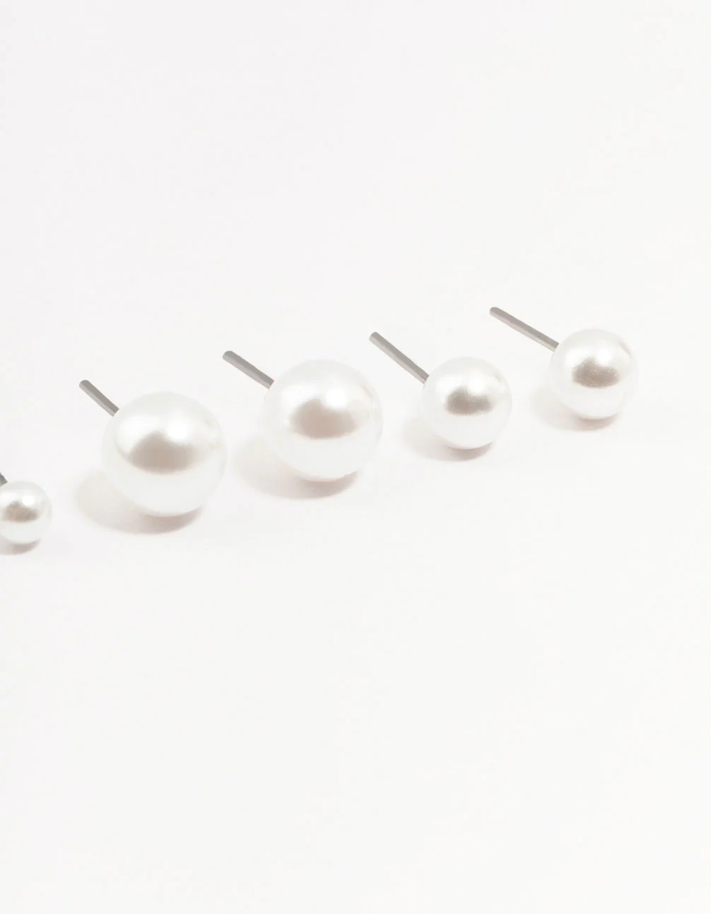 2044-beaded-multi-size-pearl-stud-earrings-3-pack-3.webp Beaded Multi Size Pearl Stud Earrings 3-Pack