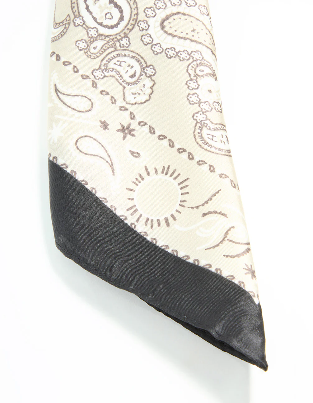 2086-black-white-fabric-paisley-print-scarf-3.webp Black & White Fabric Paisley Print Scarf