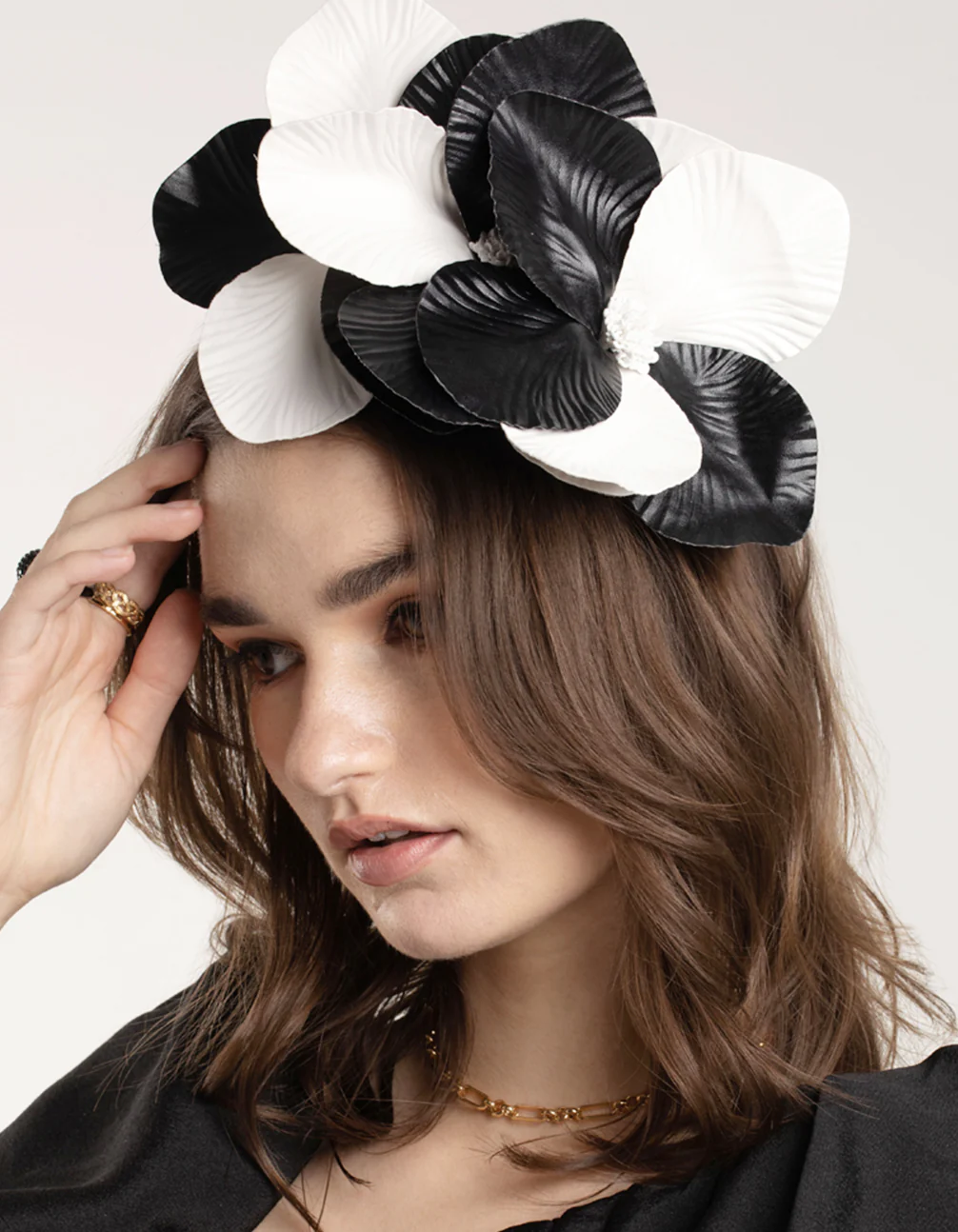 2088-black-white-faux-leather-petal-headband-2.webp Black & White Faux Leather Petal Headband