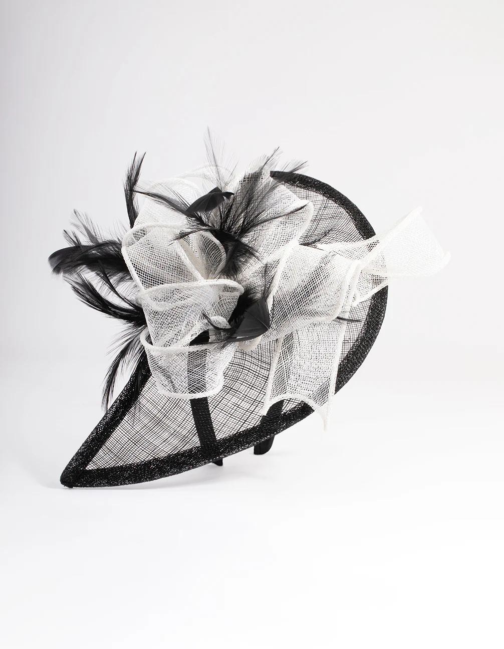 2095-black-white-sinamay-feathered-fascinator-1.webp Black & White Sinamay Feathered Fascinator