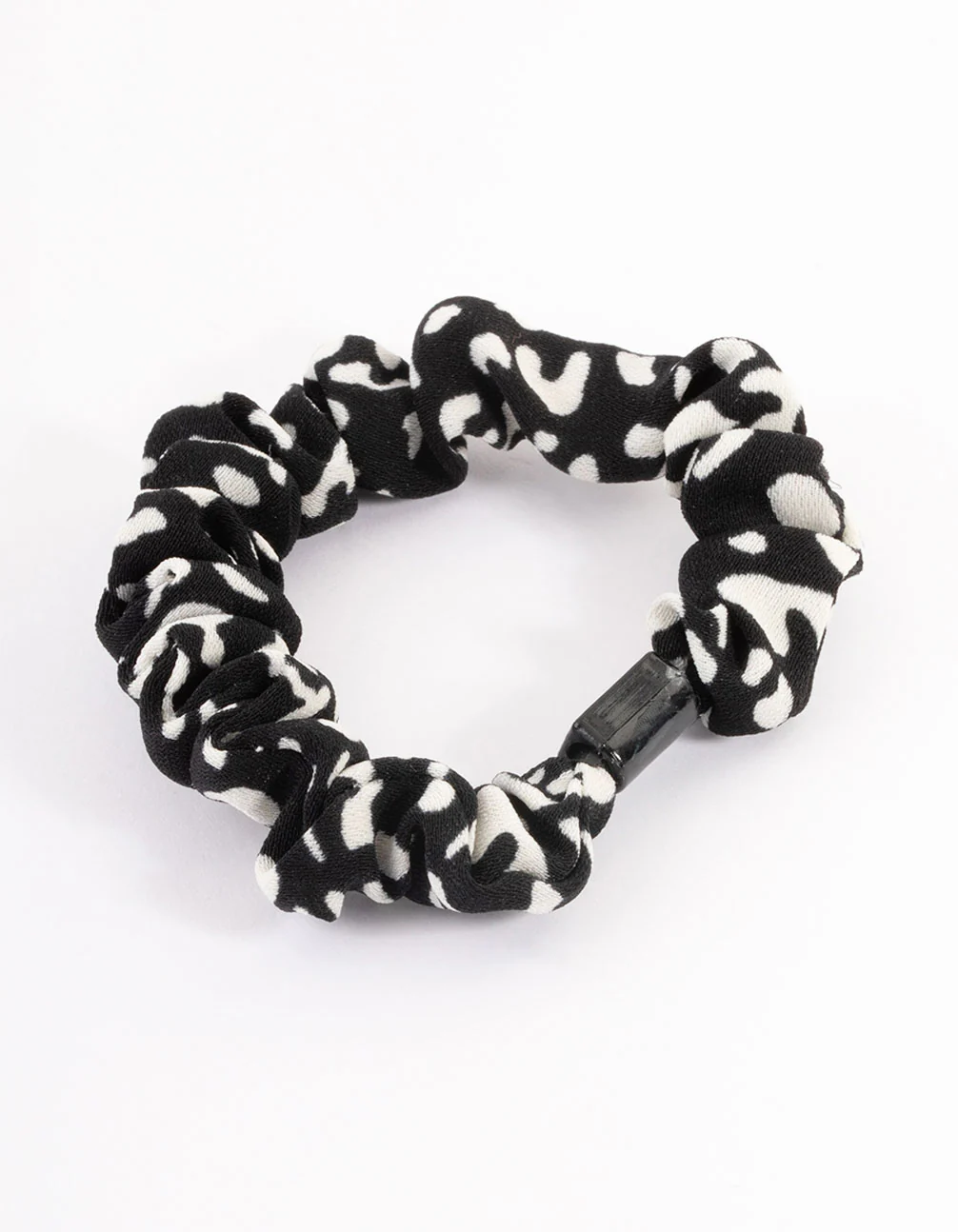 2144-black-clamp-thin-scrunchie-1.webp Black Clamp Thin Scrunchie