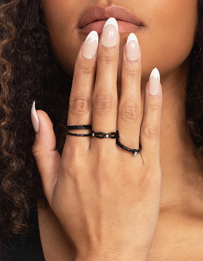 2219-black-crystal-twisted-ring-8-pack-1.webp Black Crystal Twisted Ring 8-Pack