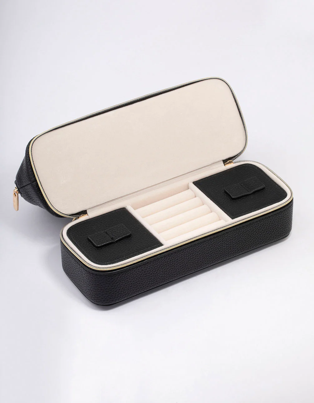 2326-black-faux-leather-makeup-bag-jewellery-box-3.webp Black Faux Leather Makeup Bag & Jewellery Box