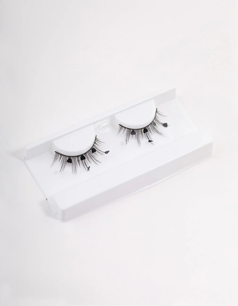 2377-black-heart-false-eyelashes-1.webp Black Heart False Eyelashes