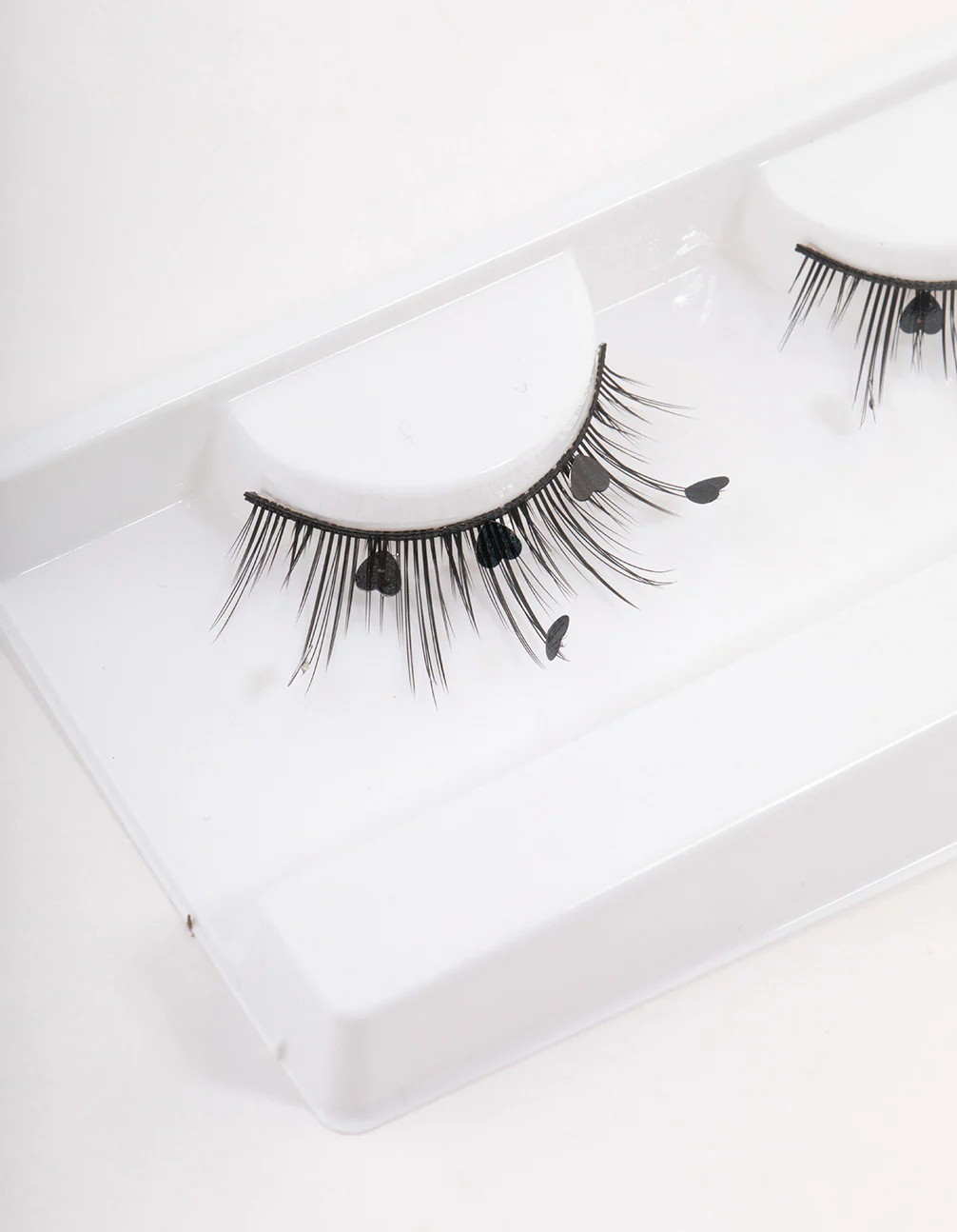 2377-black-heart-false-eyelashes-2.webp Black Heart False Eyelashes